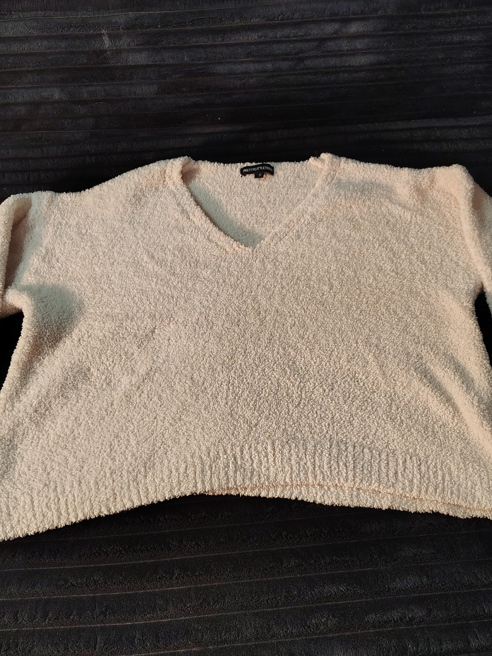 PrettyLittleThing Cream V-Neck Textured Sweater